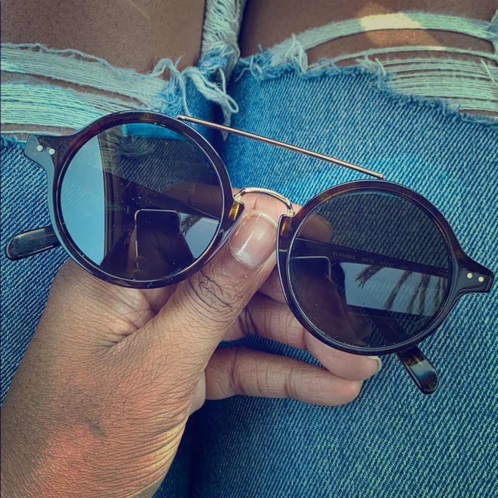 Groovy circle shaped sunnies